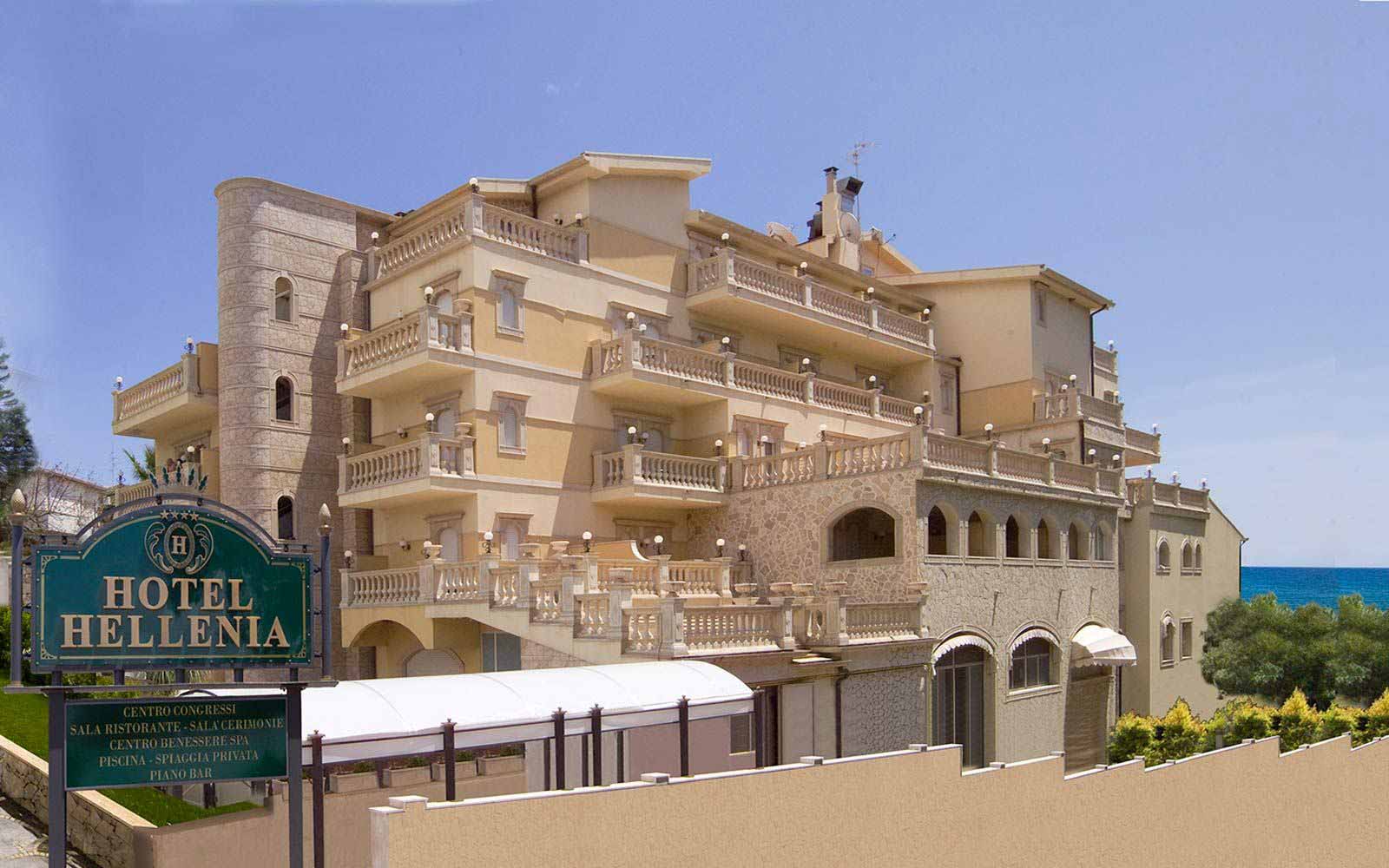 hellenia yachting palace hotel